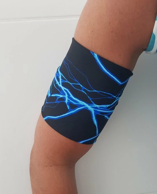 Omnipod-bandjes Lycra Armband Met Lichtflitsen Van 39/40 Cm Ter Bescherming Van De Omnipod Of Sensor Ivm Diabetes, Geschikt Om Mee Te Zwemmen. Beschermt De Sensor Zoals De Freestyle Libre Of De Omnipod 3 Omnipod-bandjes Lycra Armband Met Lichtflitsen Van 39/40 Cm Ter Bescherming Van De Omnipod Of Sensor Ivm Diabetes, Geschikt Om Mee Te Zwemmen. Beschermt De Sensor Zoals De Freestyle Libre Of De Omnipod